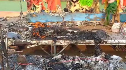 भदोही पूजा पंडाल में आग लगने से हुई 5 की मौत, 66 घायल, 42 को किया गया वाराणसी रेफर