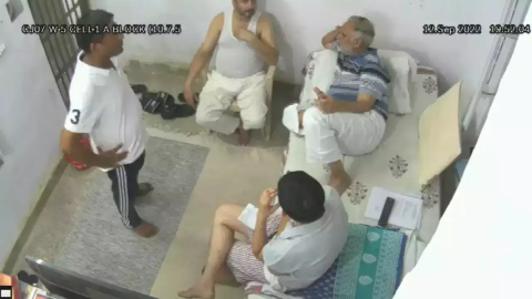 तिहाड़ जेल से Satyendra Jain का एक और नया वीडियो आया सामने, निलंबित सुपरिटेंडेंट के साथ दिखे