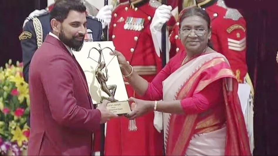 Arjuna Award: क्रिकेटर मोहम्मद शमी को मिला अवॉर्ड, राष्ट्रपति ने अर्जुन अवॉर्ड देकर किया सम्मानित