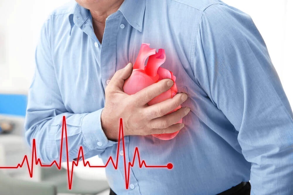 तुरंत हो जाएं सावधान, इन लक्षणों से हो सकता है Silent Heart Attack?