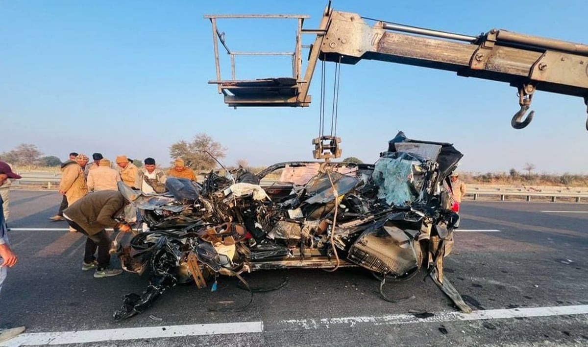 Rajasthan Accident: राजस्थान में बड़ा सड़क हादसा, तेज रफ्तार कार ट्रक में घुसी