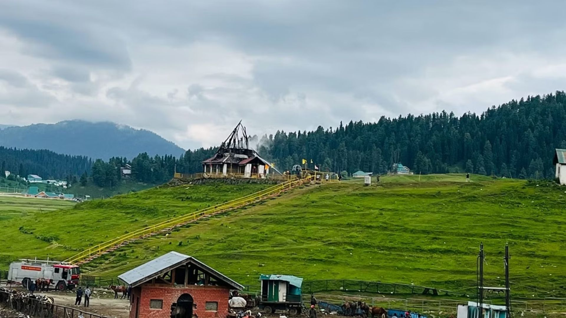 Gulmarg: कश्मीर में कैसे जला बड़ा मंदिर?, जानिए पुराना मंदिर का इतिहास
