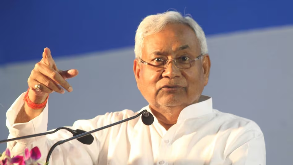 Nitish Kumar: क्या नीतीश कुमार लेंगे बड़ा फैसला?, Bihar से Delhi तक बढ़ी हलचल